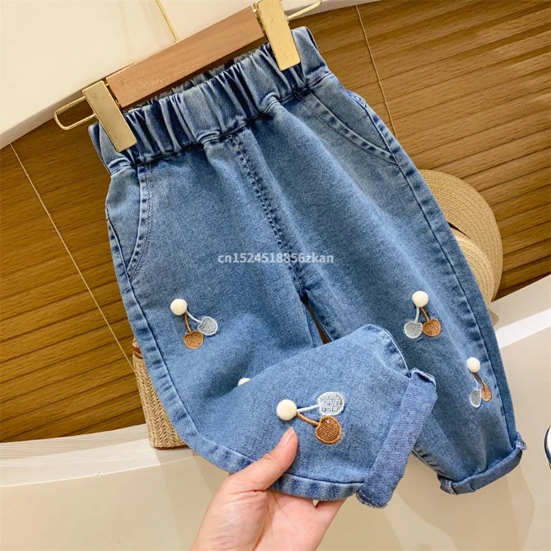 Jeans brodés à fleurs pour fil - Baby Girl Clothing Zara avis et prix